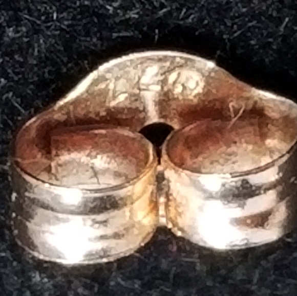 14K Gold Heart Earrings EUC - Picture 7 of 8